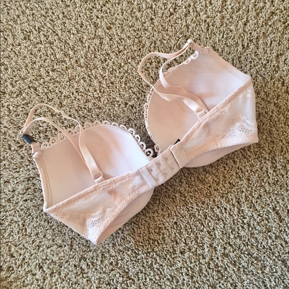Victoria’s Secret Push-up Bra - Picture 2 of 2